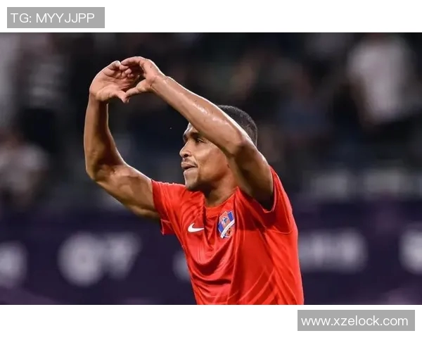 弧形弯刀技巧出众的足球明星是谁他在赛场上的表现如何